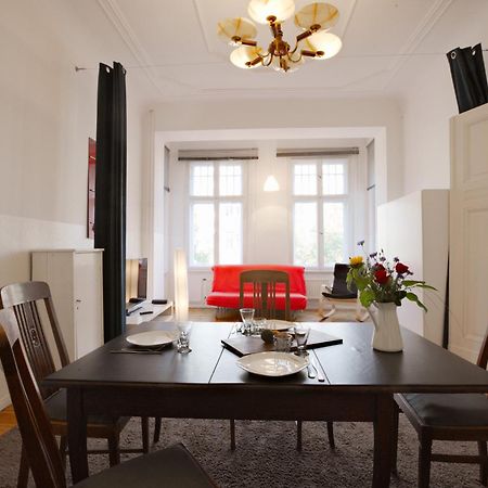 Elegante Altbauwohnung Berlino Esterno foto