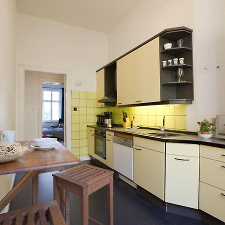 Elegante Altbauwohnung Berlino Esterno foto