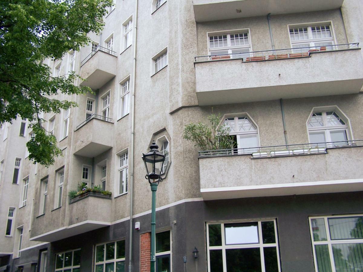 Elegante Altbauwohnung Berlino Esterno foto
